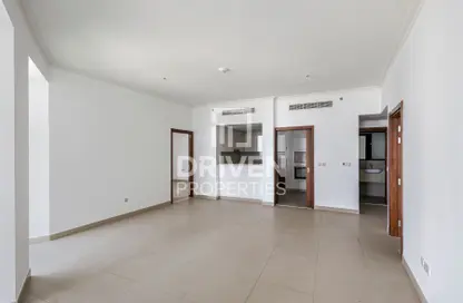 Apartment - 2 Bedrooms - 3 Bathrooms for sale in Burj Vista 1 - Burj Vista - Downtown Dubai - Dubai