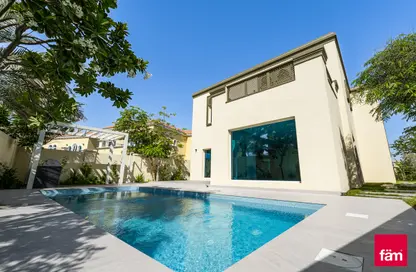 Villa - 3 Bedrooms - 4 Bathrooms for sale in Regional - Jumeirah Park - Dubai