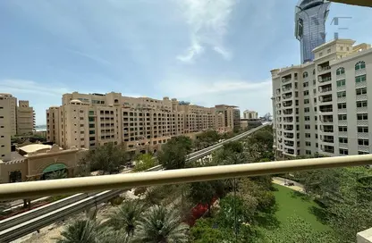 Apartment - 2 Bedrooms - 3 Bathrooms for rent in Al Anbara - Shoreline Apartments - Palm Jumeirah - Dubai