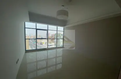 Apartment - 2 Bedrooms - 3 Bathrooms for sale in Gulfa Towers - Al Rashidiya 1 - Al Rashidiya - Ajman