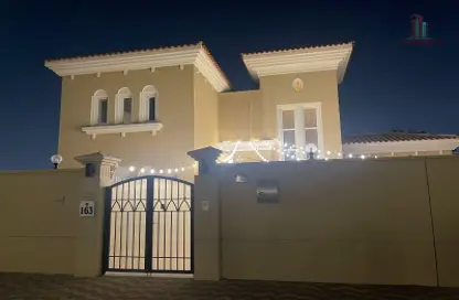 Villa - 4 Bedrooms - 5 Bathrooms for rent in Al Barsha South 1 - Al Barsha South - Al Barsha - Dubai