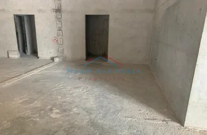 Shop - Studio - 1 Bathroom for rent in Al Karama - Dubai