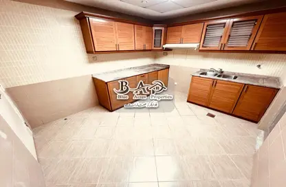 Apartment - 3 Bedrooms - 3 Bathrooms for rent in ZADCO Complex Building D - ZADCO Complex - Al Khalidiya - Abu Dhabi