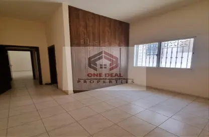 Apartment - 2 Bedrooms - 3 Bathrooms for rent in Asharej - Al Ain
