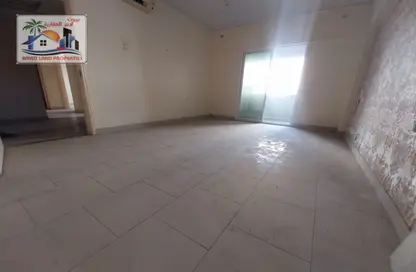 Apartment - 2 Bedrooms - 1 Bathroom for rent in Rolla Square - Rolla Area - Sharjah