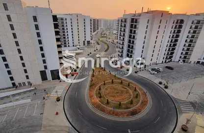 Apartment - 1 Bathroom for rent in Waters Edge - Yas Island - Abu Dhabi