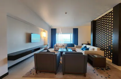 Apartment - 3 Bedrooms - 4 Bathrooms for sale in Fairmont Marina Residences - The Marina - Abu Dhabi