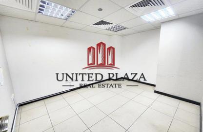 Office Space - Studio - 2 Bathrooms for rent in Corniche Tower - Corniche Road - Abu Dhabi