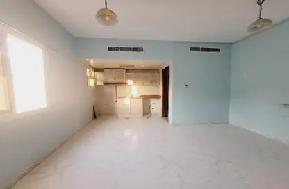 Apartment - 1 Bathroom for rent in Fire Station Road - Muwaileh - Sharjah