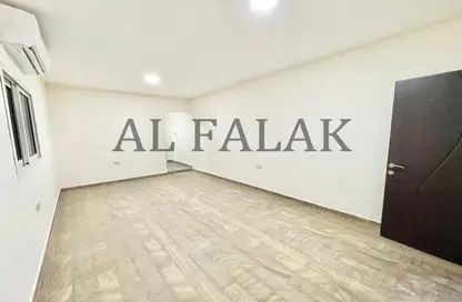 Apartment - 1 Bathroom for rent in Al Qubaisat - Al Mushrif - Abu Dhabi