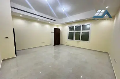 Apartment - Studio - 1 Bathroom for rent in Shakhbout City - Abu Dhabi