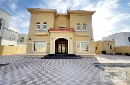 Villa - 5 Bedrooms - 6 Bathrooms for rent in Al Aweer 1 - Al Aweer - Dubai