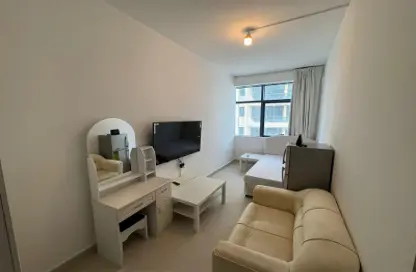 Apartment - 1 Bathroom for rent in Airport Road - Abu Dhabi