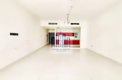 Apartment - 1 Bathroom for rent in Hajar Building - Muwaileh Commercial - Sharjah