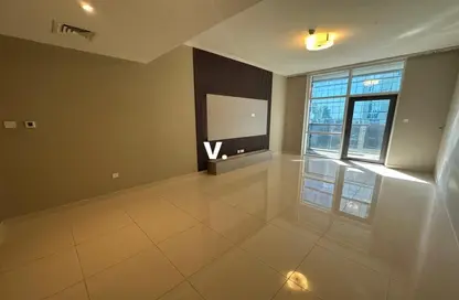 Apartment - 2 Bedrooms - 3 Bathrooms for rent in World Trade Center - Dubai