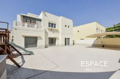 Villa - 4 Bedrooms - 4 Bathrooms for rent in Meadows 4 - Meadows - Dubai