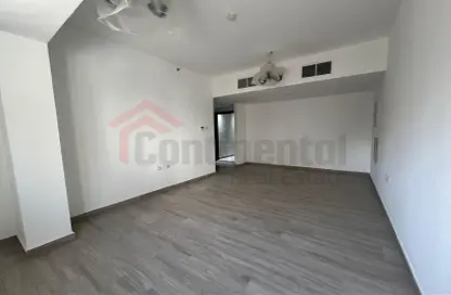 Empty Room image for: Apartment - 1 Bedroom - 1 Bathroom for rent in Al Nabaa Building - Al Naba'ah - Al Sharq - Sharjah, Image 1