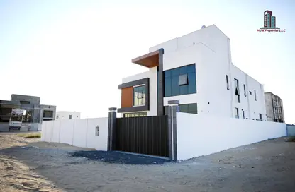 Villa - 6 Bedrooms for rent in Al Warsan 4 - Al Warsan - Dubai