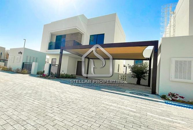 Villa for Sale in Noya 1: Hot Deal| Single Row| Luxurious Living| Park ...