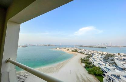 Apartment - 2 Bedrooms - 1 Bathroom for sale in Al Haseer - Shoreline Apartments - Palm Jumeirah - Dubai