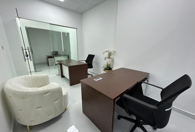 Business Centre - Studio - 1 Bathroom for rent in Red Avenue - Al Garhoud - Dubai