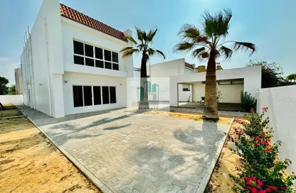 Villa - 4 Bedrooms - 4 Bathrooms for rent in Jumeirah 3 Villas - Jumeirah 3 - Jumeirah - Dubai