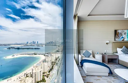 Apartment - 1 Bathroom for sale in The Palm Tower - Palm Jumeirah - Dubai