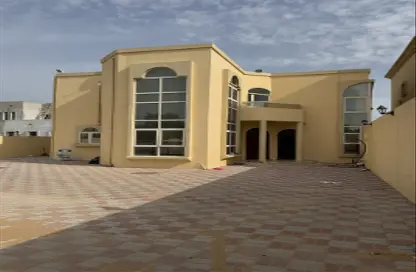 Villa - 4 Bedrooms - 5 Bathrooms for rent in Al Dhait South - Al Dhait - Ras Al Khaimah