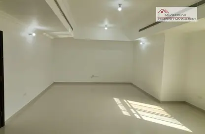 Apartment - 3 Bedrooms - 4 Bathrooms for rent in Al Mushrif - Abu Dhabi