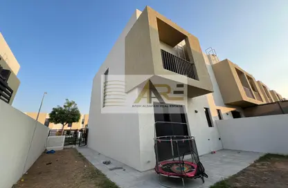 Townhouse - 2 Bedrooms - 4 Bathrooms for rent in Nasma Residence - Al Tai - Sharjah