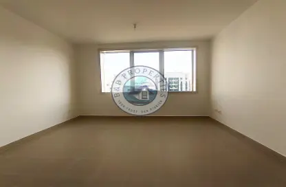 Apartment - 1 Bedroom - 2 Bathrooms for rent in Zig Zag Building - Tourist Club Area - Abu Dhabi