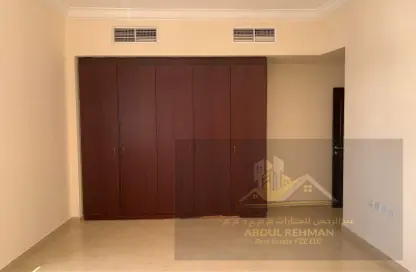 Apartment - 2 Bedrooms - 2 Bathrooms for rent in Al Khan - Sharjah