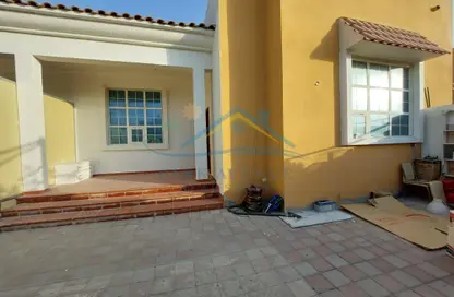 Apartment - 3 Bedrooms - 2 Bathrooms for rent in Shakhbout City - Abu Dhabi