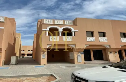 Townhouse - 2 Bedrooms - 2 Bathrooms for sale in Zone 8 - Hydra Village - Abu Dhabi