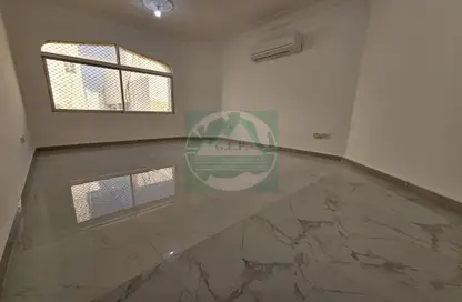 Apartment - 1 Bathroom for rent in Al Muroor Building - Sultan Bin Zayed the First Street - Muroor Area - Abu Dhabi