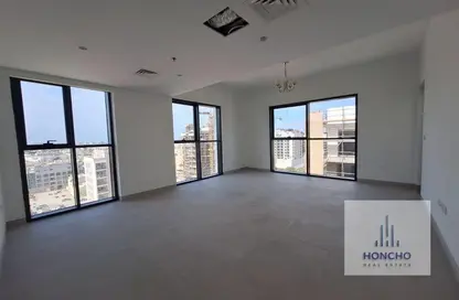 Apartment - 1 Bedroom - 2 Bathrooms for rent in Jumeirah Garden City - Al Satwa - Dubai