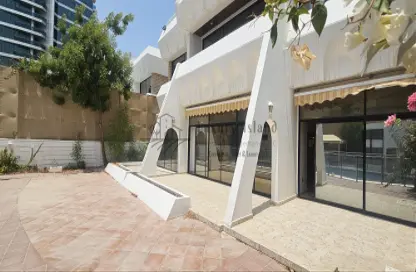 Villa - Studio - 6 Bathrooms for rent in Corniche Road - Abu Dhabi