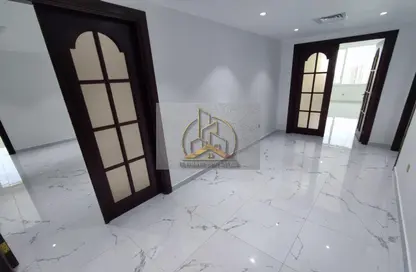 Apartment - 4 Bedrooms - 5 Bathrooms for rent in Khalifa Street - Abu Dhabi