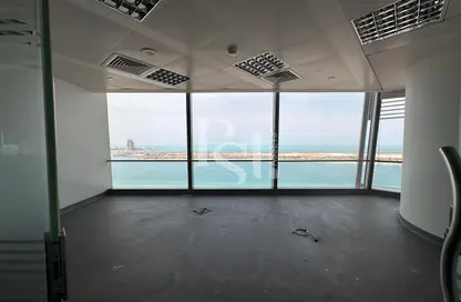 Full Floor - Studio for rent in Landmark Tower - Corniche Road - Abu Dhabi