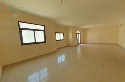 Apartment - 3 Bedrooms - 4 Bathrooms for rent in Shareat Al Muwaji - Al Muwaiji - Al Ain