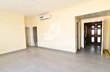 Apartment - 3 Bedrooms - 3 Bathrooms for rent in Baniyas - Abu Dhabi