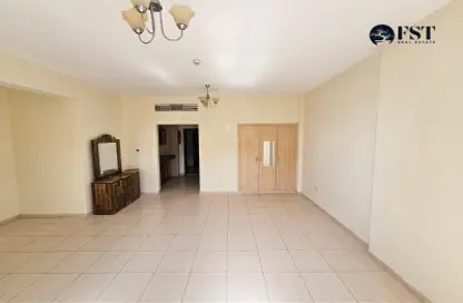 Apartment - Studio - 1 Bathroom for rent in Emirates Cluster - International City - Dubai