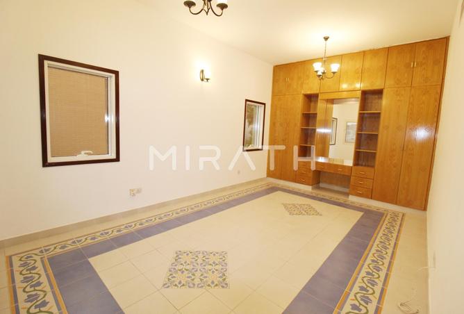 Villa - 4 Bedrooms - 5 Bathrooms for rent in Umm Suqeim 1 Villas - Umm Suqeim 1 - Umm Suqeim - Dubai