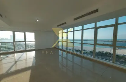 Apartment - 3 Bedrooms - 5 Bathrooms for rent in Landmark Tower - Corniche Road - Abu Dhabi