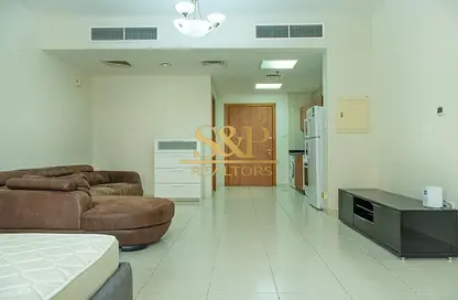 Apartment - 1 Bathroom for sale in Magnolia 1 - Emirates Gardens 2 - Jumeirah Village Circle - Dubai