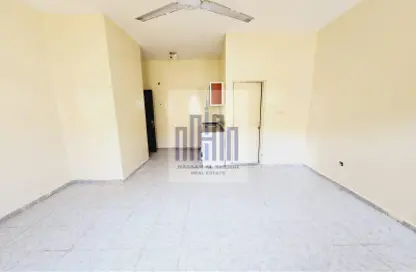 Apartment - 1 Bathroom for rent in Fire Station Road - Muwaileh - Sharjah