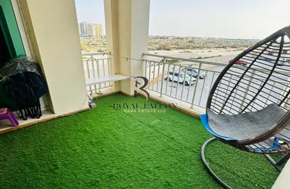 Apartment - 2 Bedrooms - 2 Bathrooms for sale in Mazaya 29 - Queue Point - Dubai Land - Dubai