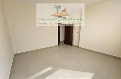 Apartment - 2 Bedrooms - 2 Bathrooms for rent in Al Khan - Sharjah