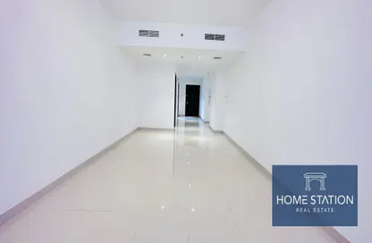 شقة - 2 غرف نوم - 3 حمامات للايجار في برج دوجا - شارع الشيخ زايد - دبي