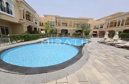 Compound - 4 Bedrooms - 5 Bathrooms for rent in Jumeirah 1 Villas - Jumeirah 1 - Jumeirah - Dubai